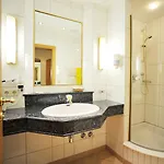 Отель Thermal-badhotel Kirchler Тукс