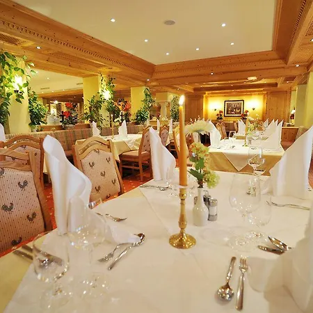 Szálloda Thermal-badhotel Kirchler Tux