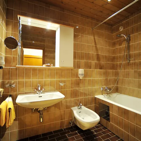 ثيرمال-بادهوتل كيرشلر 4*