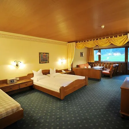 Thermal-badhotel Kirchler Тукс